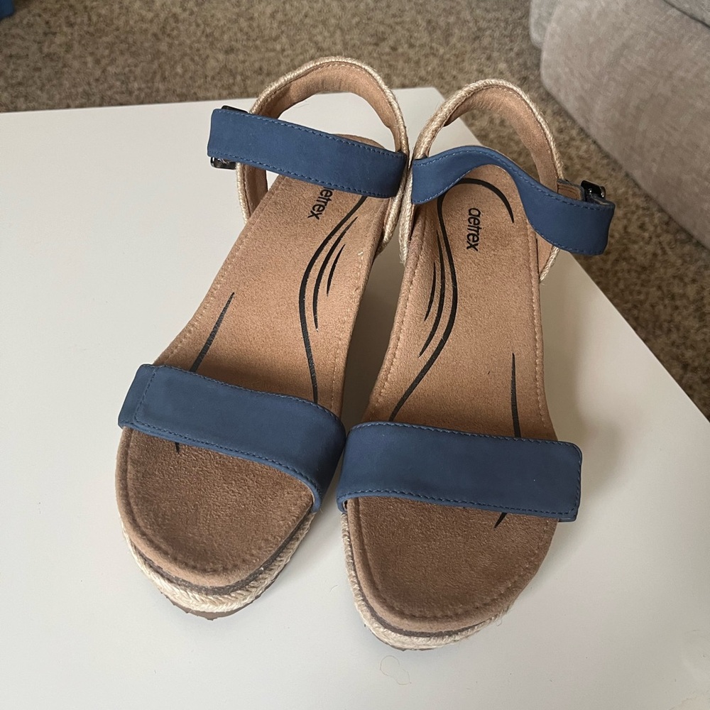 Aetrex Sydney Blue Sandals with Adjustable Straps (size 7.5-8)
